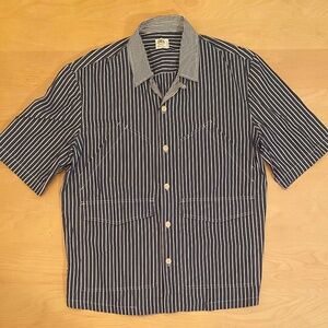 Short sleeve button down blue white stripes